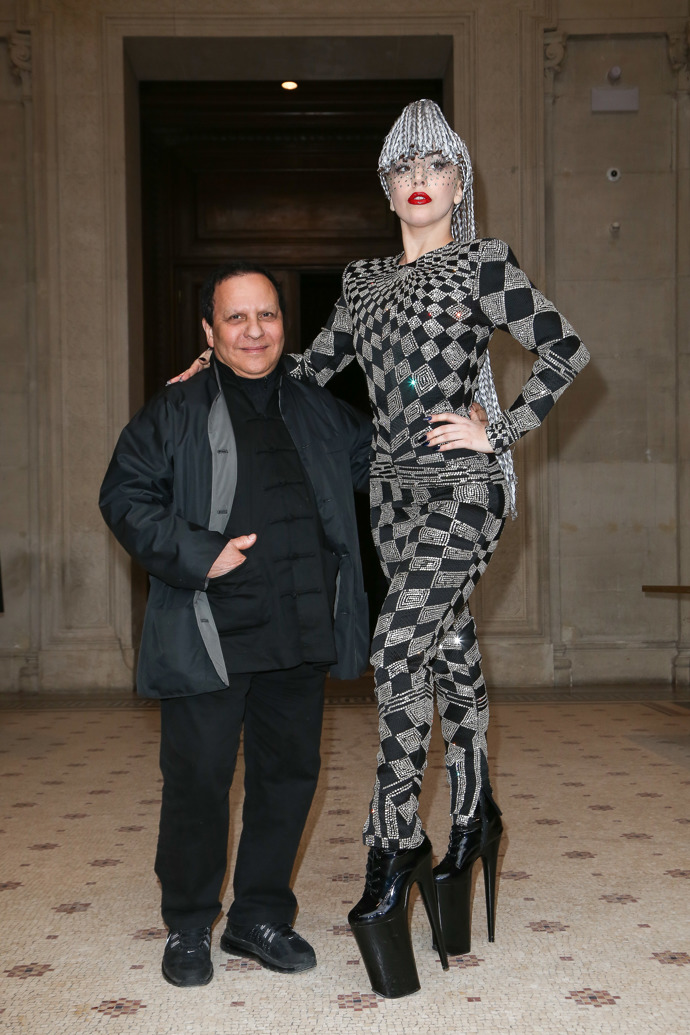 Alaïa byl tvůrcem moha zpěvaččiných odvážných kreací.
Alaïa byl tvůrcem moha zpěvaččiných odvážných kreací.