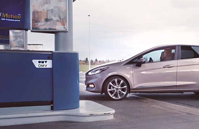 OMV - čas doplnit palivo autu i nám.
OMV - čas doplnit palivo autu i nám.