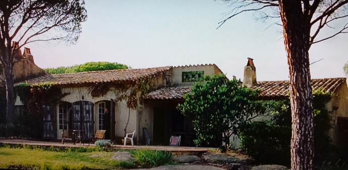 Jamieho dům v Provence z filmu Láska nebeská (2003)
Perfektní místo pro psaní románů... a překročení jazykové bariéry.
Jamieho dům v Provence z filmu Láska nebeská (2003)
Perfektní místo pro psaní románů... a překročení jazykové bariéry.