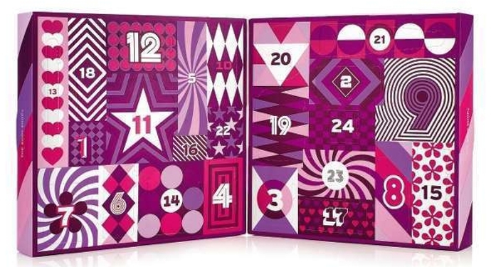 The Body Shop

Másla, krémy, sprchové gely, ale také rukavičky a houba na mytí, kleštičky na řasy, bomby do koupele a mnoho dalších zajímavých produktů najdete v adventním kalendáři od The Body Shop. 
