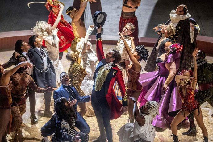 Největší showman (2017) 

V hlavních rolích Hugh Jackman, Zac Efron, Zendaya a Michelle Williams

Nejnovější muzikál, který poběží v kinech od čtvrtka 28. prosince, vypráví příběh chudé rodiny, co založí svůj vlastní cirkus.

