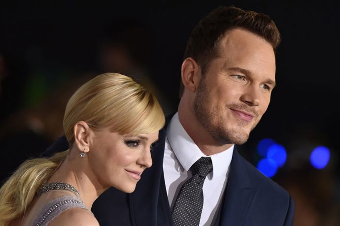 Rozchody

Komediální herečka Anna Faris se rozvedla s hvězdou Strážců Galaxie, Chrisem Prattem. Kromě nich se rozešli ale také zpěvačka Kylie Minogue a herec Joshua Sasse nebo Scarlett Johansson se rozvedla s manželem Romainem Dauriacem. Cesty se bohužel rozdělily i Haydenu Christensenovi a Rachel Bilson, Robertu Pattinsonovi a FKA Twigs, ale také Jennifer Lawrence a Darrenu Aronofskymu.
