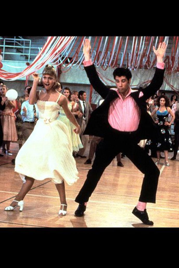 Pomáda (1978)

V hlavních rolích John Travolta a Olivia Newton John

Muzikál, který je zřejmě potřeba představovat ze všech nejméně. Kdo by neznal Summer Loving nebo You're The One That I Want. I vy si zřejmě v nadcházející plesové sezóně alespoň jednou zatancujete na některý z hitů z Pomády.
