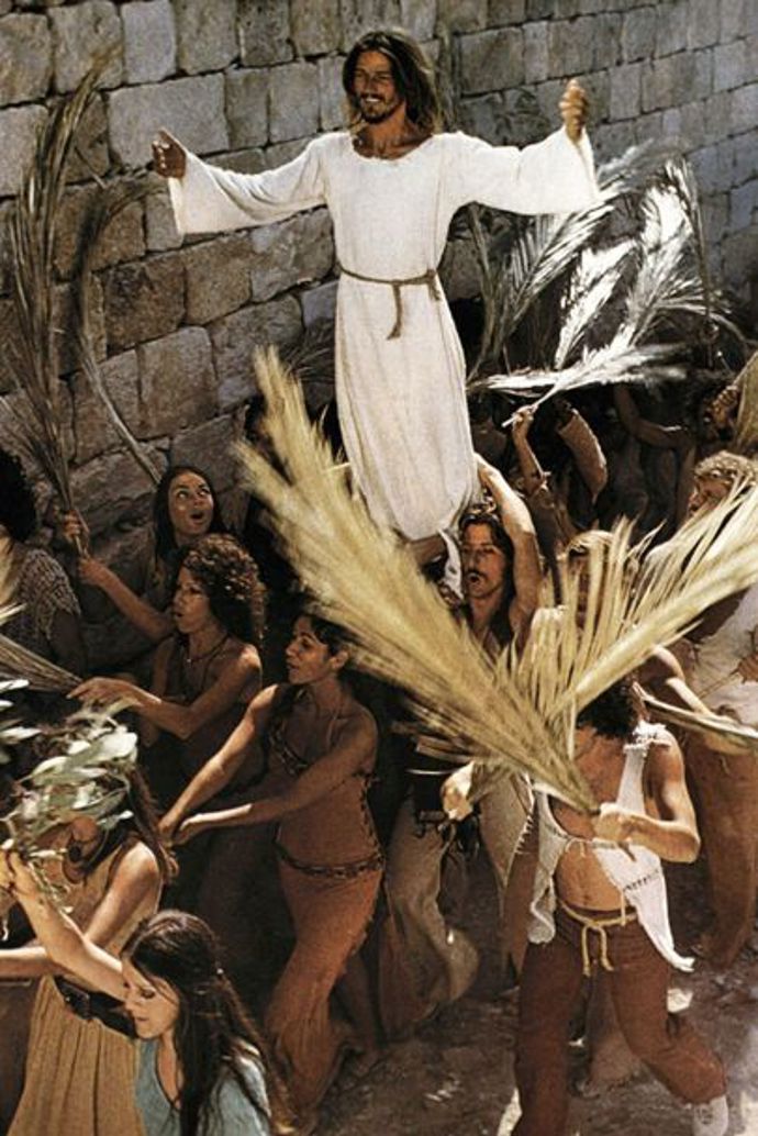 Jesus Christ Superstar (1973)

V hlavních rolích Ted Neeley a Carl Anderson

Andrew Lloyd Webber a Tim Rice s rockovou verzí posledních dnů Ježíše Krista sklidili velký úspěch. Z hitů pro některé kontroverzního muzikálu, jako je Jesus Christ Superstar nebo I Don't Know How To Love Him, se stala neodmyslitelná součást dnešní popkultury. Právě dokonalá hudba posouvá tento snímek ještě o úroveň výš.
