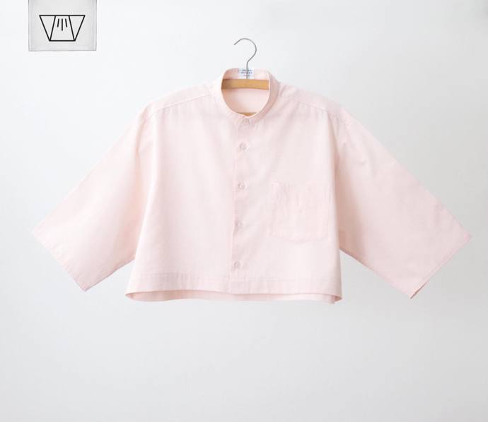 Recyklovaná košile Bagbet z kolekce WIND, s láskou vyrobená z původně pánské košile
Popis: crop top košile, materiál bavlna a polyester
Cena: 500 Kč
http://www.bagbet.sk/sk/
Recyklovaná košile Bagbet z kolekce WIND, s láskou vyrobená z původně pánské košile
Popis: crop top košile, materiál bavlna a polyester
Cena: 500 Kč
http://www.bagbet.sk/sk/
