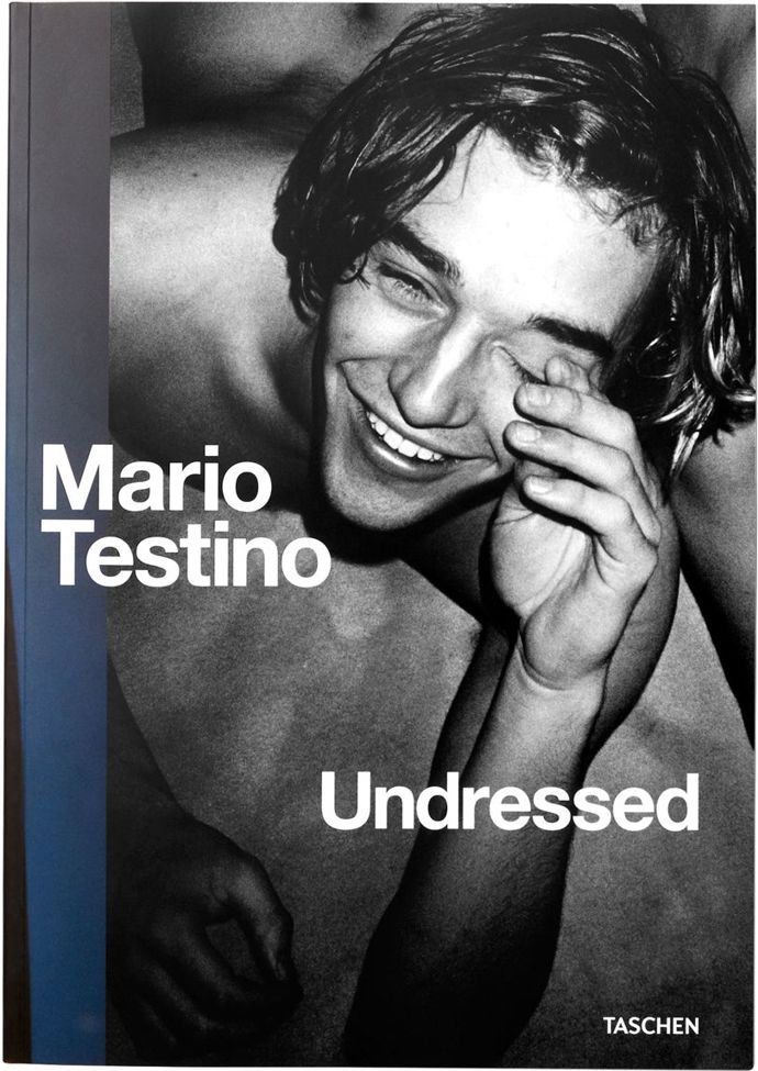 Undressed

Mario Testino

Tahle kniha vychází z výstavy navržené právě slavným fotografem a smazává hranice mezi módou, erotismem a uměním. Kromě fotografií obsahuje i unikátní rozhovory Maria Testina s jeho dlouhodobou spolupracovnicí Carine Roitfeld. Knihu zakoupíte na www.slovart.cz za 990 korun.
