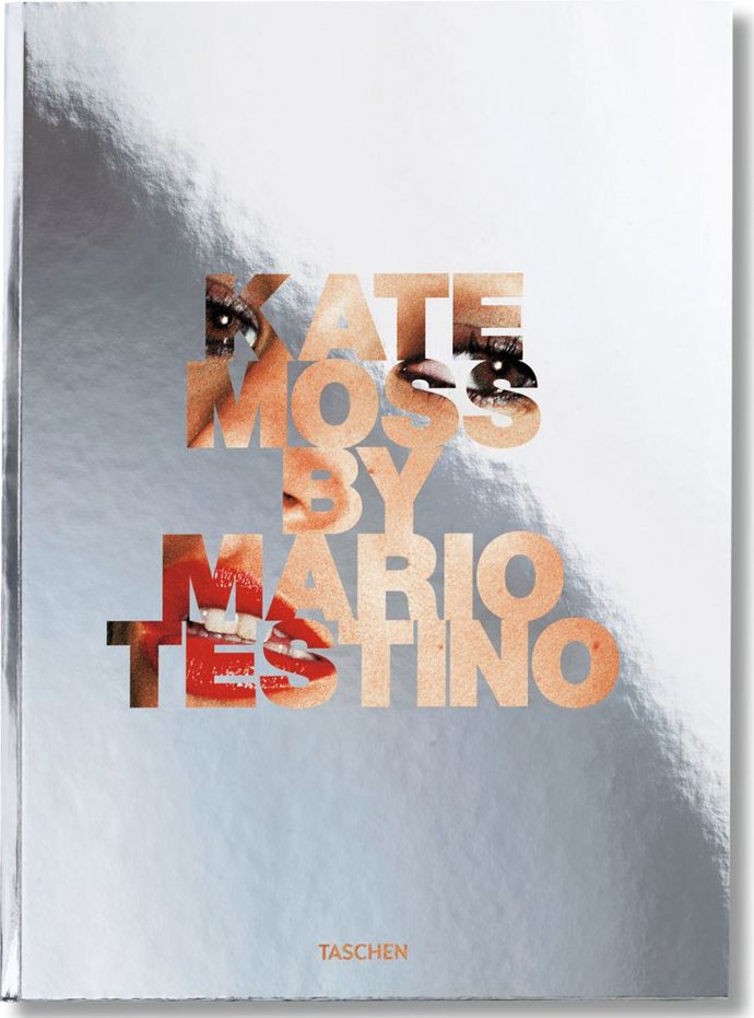 Kate Moss by Mario Testino

Modelka Kate Moss a fotograf Mario Testino jsou dvojicí, která zaplnila spousty stránek Vogue po celém světě. Knihu o jejich legendárním přátelství koupíte na www.enbook.cz za 830 korun.
