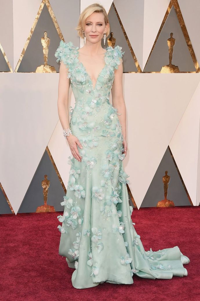 Cate Blanchett vypadá sama o sobě jako královna z pohádky, a co teprve v těchto šatech Armani Prive

