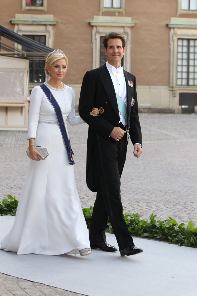 Řecká korunní princezna Marie-Chantal chtěla být původně historička umění. Studia však zanechala, když jí řecký korunní princ Pavlos požádal o ruku na dovolené ve Švýcarsku. Nebudete tomu věřit, ale tyhle dva dalo dohromady rande na slepo. 
