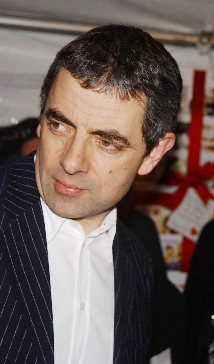 Rufus
Nezapomenutelná scéna s balením dárku a hláška: "To není taška, pane. To je mnohem víc než jen taška."
Rufus
Nezapomenutelná scéna s balením dárku a hláška: "To není taška, pane. To je mnohem víc než jen taška."