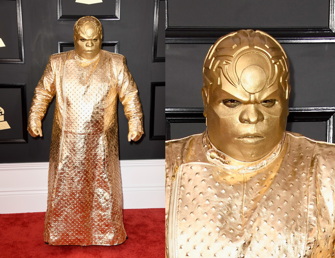 CeeLo Green

Když umělec neví co by, vytvoří si alter ego. Slavný zpěvák, který se během udílení cen Grammy ukryl za zlatou masku, bude prý nyní vystupovat jako Gnarley Davidson. 
