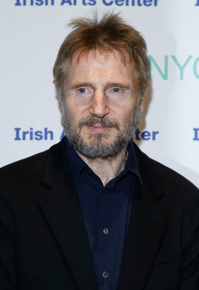 Liam Neeson
Stejně jako postavě Daniela, i Liamu Neesonovi zemřela v roce 2009 žena Natasha Richardson. Měli spolu dva syny - Michaela a Daniela. Hrál kromě jiného v trilogii 96 hodin.
Liam Neeson
Stejně jako postavě Daniela, i Liamu Neesonovi zemřela v roce 2009 žena Natasha Richardson. Měli spolu dva syny - Michaela a Daniela. Hrál kromě jiného v trilogii 96 hodin.