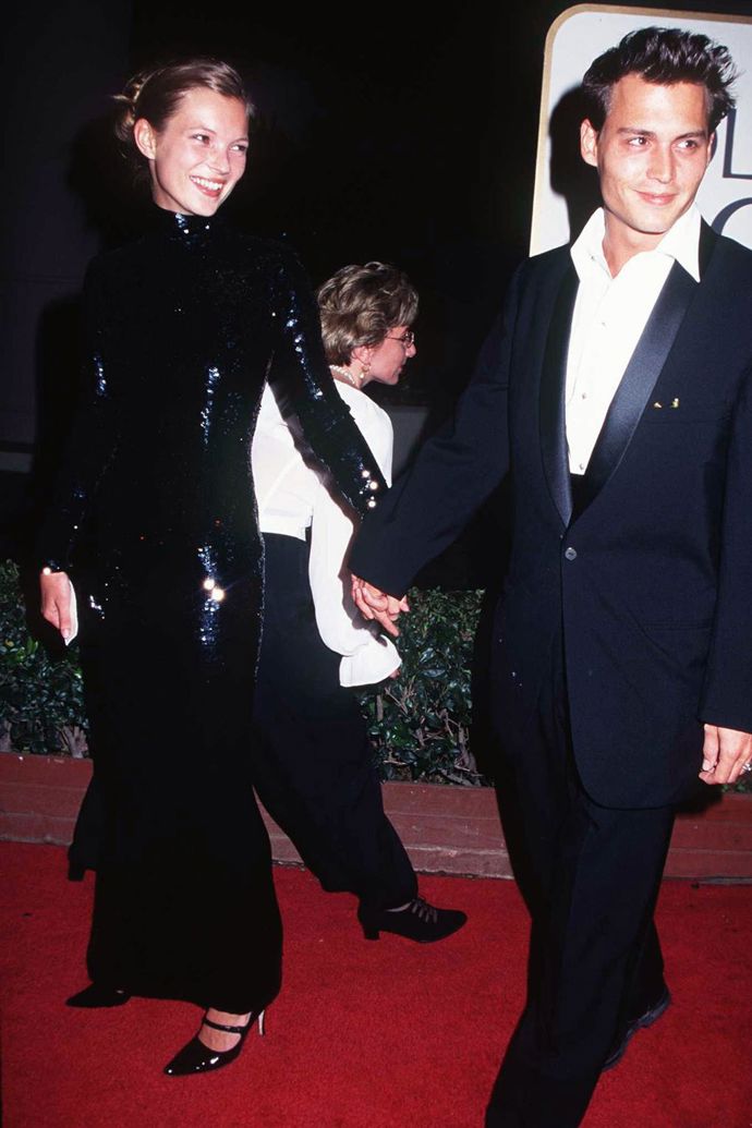 1995

Kate Moss v šatech, které jí její tehdejší partner Johnny Depp dal k 21. narozeninám.
