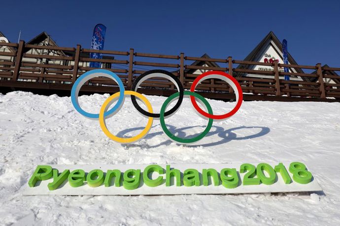Zimní olympiáda

Pro sportovní fanoušky má rok 2018 hodně co nabídnout. Čeká nás Mistrovství světa ve fotbale, které se poprvé v historii uskuteční v Rusku, ale hlavně už za měsíc a kousek vypuknou v čínském Pchjongčchangu zimní olympijské hry. 
