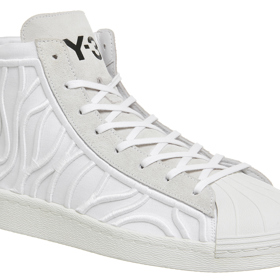 3. Nekonečná bílá
Bílá je rozhodně in! Tenisky se slavným japonským návrhářem Yoshi Yamamoto potěší srdce každého minimalisty!
Y-3 Shisu Superfootwear, prodává Footshop.cz, 7790 Kč
3. Nekonečná bílá
Bílá je rozhodně in! Tenisky se slavným japonským návrhářem Yoshi Yamamoto potěší srdce každého minimalisty!
Y-3 Shisu Superfootwear, prodává Footshop.cz, 7790 Kč