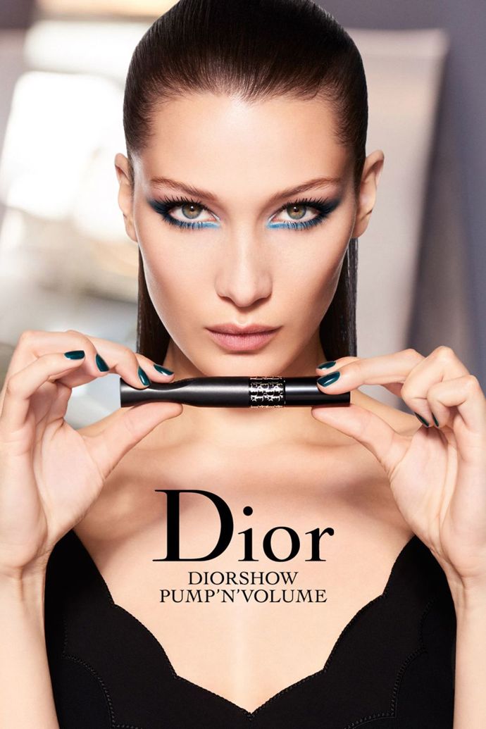 Bella Hadid pro Dior
Tahle reklama na řasenku Diorshow Pump & Volume se zaměřená samozřejmě hlavně na Belliny oči. Zvyýrazňují je nejen extra dlouhé řasy, ale také stylové modré linky.
Bella Hadid pro Dior
Tahle reklama na řasenku Diorshow Pump & Volume se zaměřená samozřejmě hlavně na Belliny oči. Zvyýrazňují je nejen extra dlouhé řasy, ale také stylové modré linky.