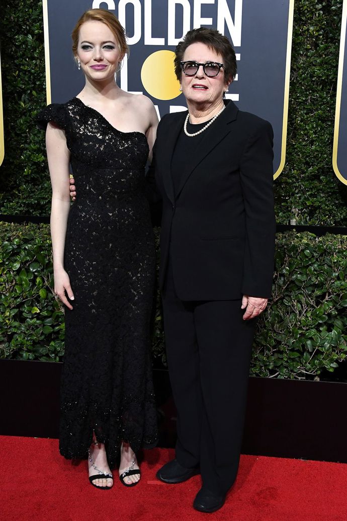 Emma Stone v šatech Louis Vuitton na zakázku po boku Billie Jean King
