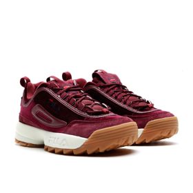 2. Platforms
V roce 2018 přibývaji platformy v celé řadě tenisek, ať už jde od značky Vans, přes PUMA až po adidas a Nike. Nevyhnula se jim ani značka FILA, která spolu s devadesátkovým lookem slaví velký comeback!
Fila Disruptor, prodává Footshop.cz, 3190 Kč
2. Platforms
V roce 2018 přibývaji platformy v celé řadě tenisek, ať už jde od značky Vans, přes PUMA až po adidas a Nike. Nevyhnula se jim ani značka FILA, která spolu s devadesátkovým lookem slaví velký comeback!
Fila Disruptor, prodává Footshop.cz, 3190 Kč