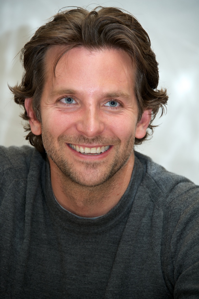Bradley Cooper a Jennifer Esposito - 4 měsíce

A teď upřímně, chtěla byste mít za manžela někoho, kdo o vašem manželství mluví takhle? "Zkrátka se to stalo. Dobrá věc je, že jsme si to oba uvědomili... Někdy si to uvědomíte. Prostě to nebylo správné... Je to zajímavé... ale takové věci se dějí," vyjádřil se ke svému krátkému manželství Bradley Cooper. 
