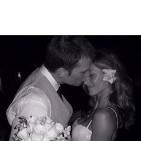Gisele Bündchen & Tom Brady

26. února 2009 si v Santa Monice v Kalifornii Gisele Bündchen vzala hráče amerického fotbalu Toma Bradyho.
