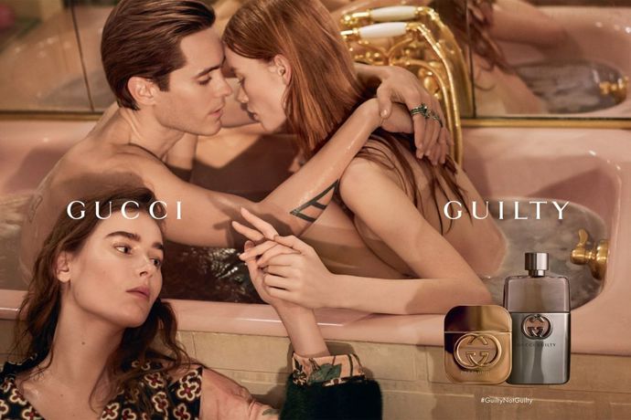 Jared Leto pro značku Gucci
Společně s modelkami Julií Hafstrom a Verou Van Erp ztvárnil Jared Leto tuhle krásnou kampaň s uměleckým nádechem pro parfém Gucci Guilty.
Jared Leto pro značku Gucci
Společně s modelkami Julií Hafstrom a Verou Van Erp ztvárnil Jared Leto tuhle krásnou kampaň s uměleckým nádechem pro parfém Gucci Guilty.