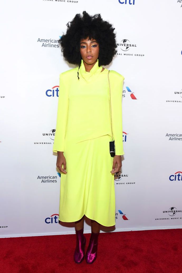 Jessica Williams

V zářivém outfitu se Jessica na afterparty rozhodně neztratila.
