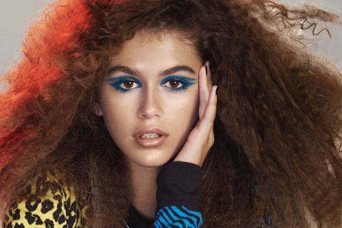 Kaia Gerber pro Marc Jacobs Beauty
Tahle kampaň odstartovala beauty comeback osmdesátek. Na téhle fotografii má Kaia na sobě úžasné linky Highliner Gel Eye Crayons.
Kaia Gerber pro Marc Jacobs Beauty
Tahle kampaň odstartovala beauty comeback osmdesátek. Na téhle fotografii má Kaia na sobě úžasné linky Highliner Gel Eye Crayons.