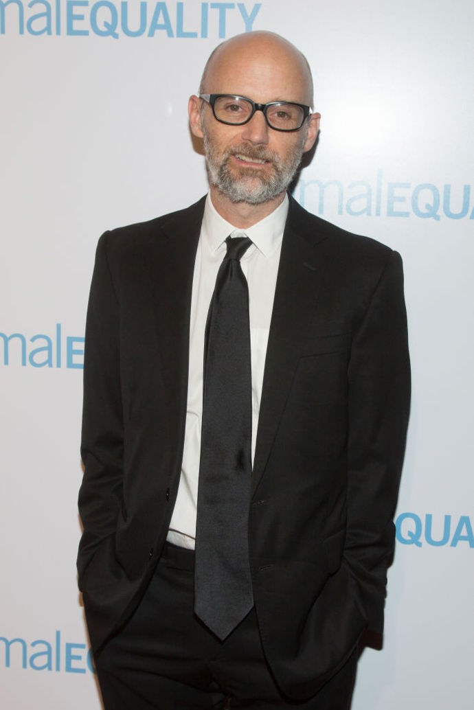 Moby
U Mobyho není veganství žádným překvapením, už v roce 1996 pojmenoval své album Animal Rights. Také otevřel v New Yorku veganskou kavárnu TeaNY. "Veganství by mělo být záležitostí štěstí, nemělo by to být nic skličujícího. Neměli bychom nikoho osočovat za to, jaký životní styl si zvolil, i přesto, že veganství třeba odmítá."
Moby
U Mobyho není veganství žádným překvapením, už v roce 1996 pojmenoval své album Animal Rights. Také otevřel v New Yorku veganskou kavárnu TeaNY. "Veganství by mělo být záležitostí štěstí, nemělo by to být nic skličujícího. Neměli bychom nikoho osočovat za to, jaký životní styl si zvolil, i přesto, že veganství třeba odmítá."