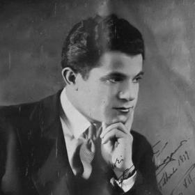 3. Svůj první obchod otevřel v domě rodičů před tím, než se všichni přestěhovali do Spojených států amerických.
Foto: Salvatore Ferragamo
3. Svůj první obchod otevřel v domě rodičů před tím, než se všichni přestěhovali do Spojených států amerických.
Foto: Salvatore Ferragamo