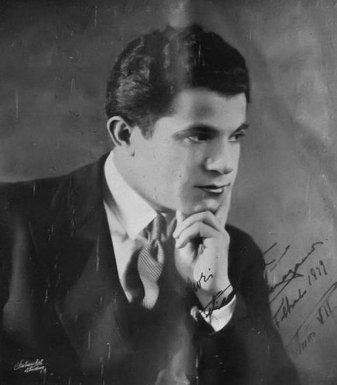 3. Svůj první obchod otevřel v domě rodičů před tím, než se všichni přestěhovali do Spojených států amerických. 

Foto: Salvatore Ferragamo
