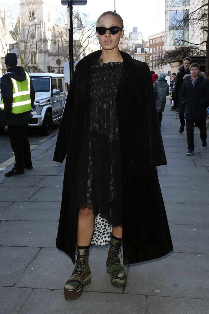 Adwoa Aboah

Britská modelka po show Richarda Malonea
