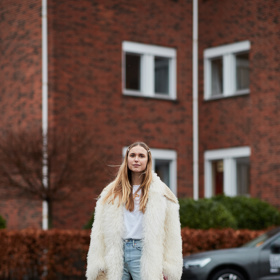 Mom jeans street style