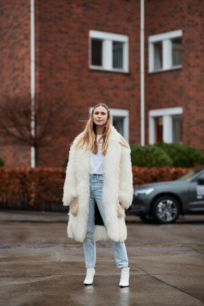 Mom jeans street style Mom jeans street style