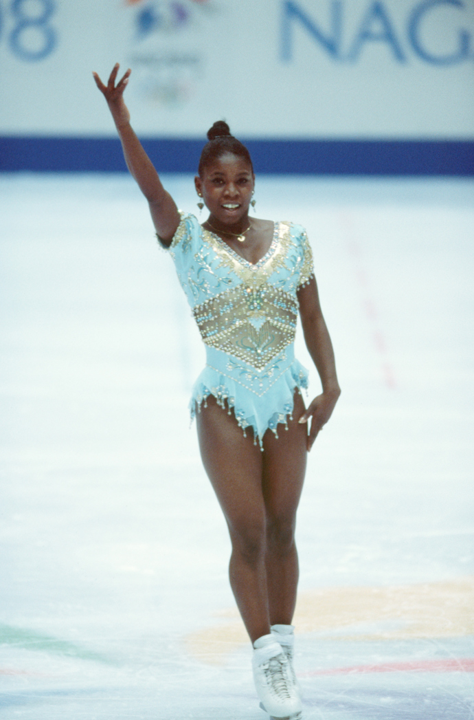 1998 Zimní olympiáda, Nagano, Japonsko

Tento světle modrý kostým se zlatými detaily oblékla francouzská krasobruslařka Surya Bonaly.
