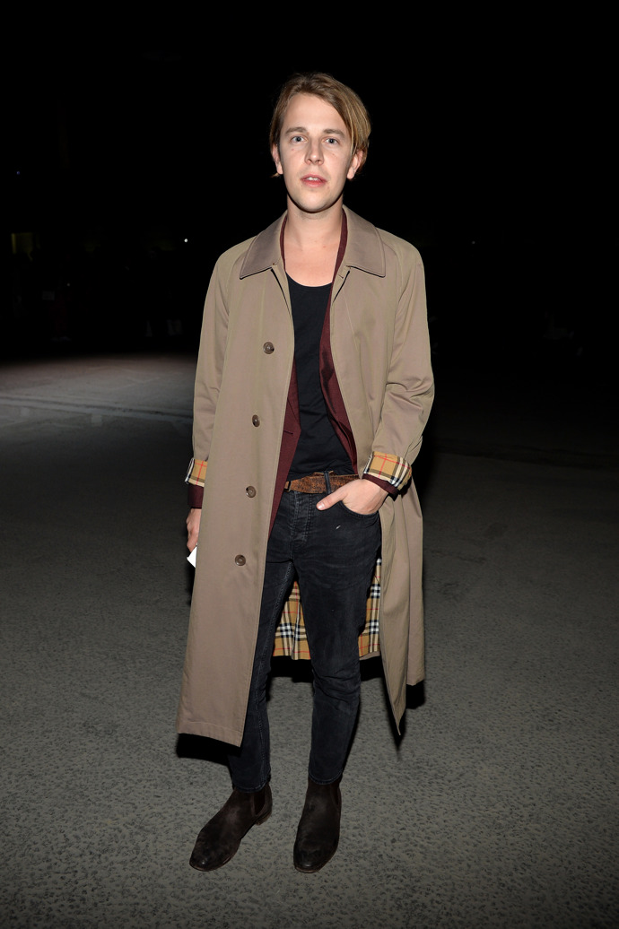 Na přehlídku Burberry zavítal i písničkář Tom Odell
