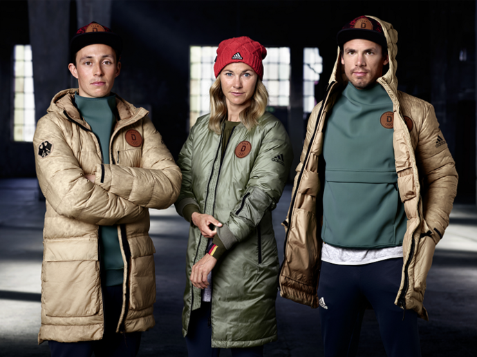 Německo

Němci se nedrží národních barev a vsadili na neutrální béžovou a khaki od Adidas. Kolekci provází motto "Our Team, The Look".
