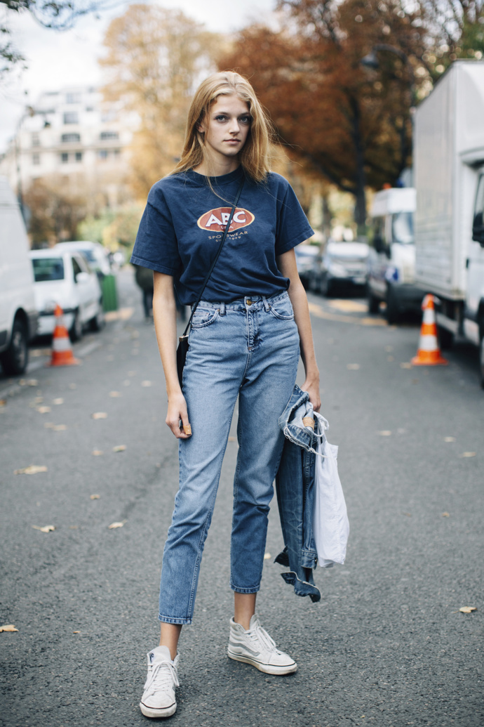 Mom jeans street style Mom jeans street style