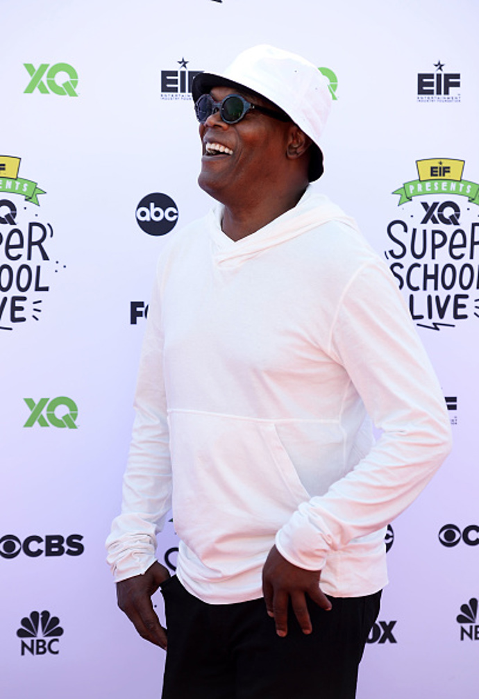 Přestože většina hreců spíš řeší pekáč buchet nebo málo svalnaté nohy, Samuel L. Jackson se před kamerou nesvléká, prý protože si dle svých slov není jistý, jestli by se velikost jeho penisu vyrovnala velikosti jeho aury.