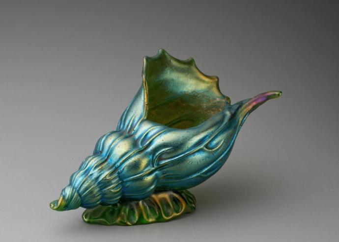Mušle, kolem r. 1900, sklárna Johann Lötz vdova, Klášterský Mlýn (ze sbírek Uměleckoprůmyslového musea v Praze) Mušle, kolem r. 1900, sklárna Johann Lötz vdova, Klášterský Mlýn (ze sbírek Uměleckoprůmyslového musea v Praze)