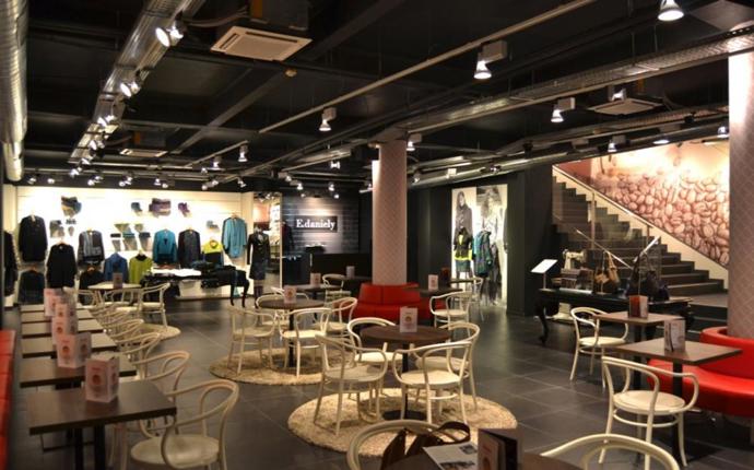 Interiér Baťa café v Praze