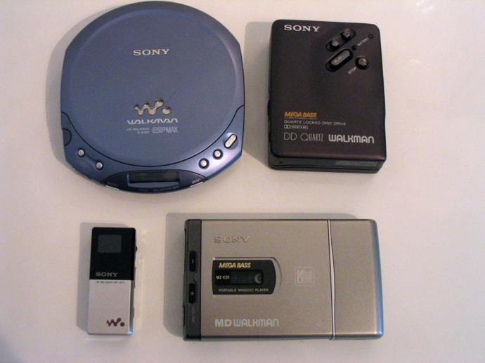 S koncem 90. let odvál čas i skupinu Kelly Family. Možná proto, že retro je zase in, hlásí tahle parta sourozenců comeback. Součástí jejich turné by měl být i koncert v Praze, půjdete?