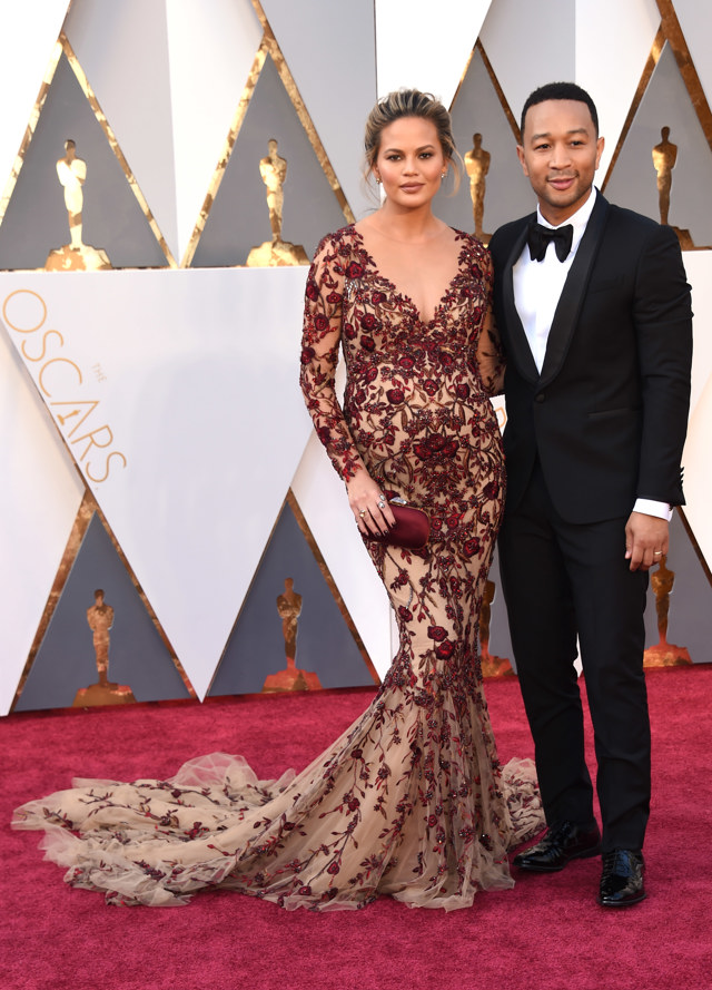 Chrissy_Teigen