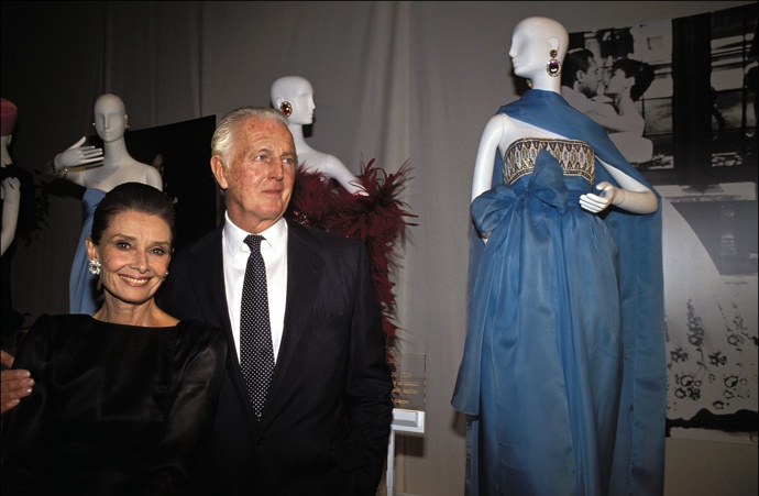 Audrey Hepburn v modelech Givenchy Audrey Hepburn v modelech Givenchy