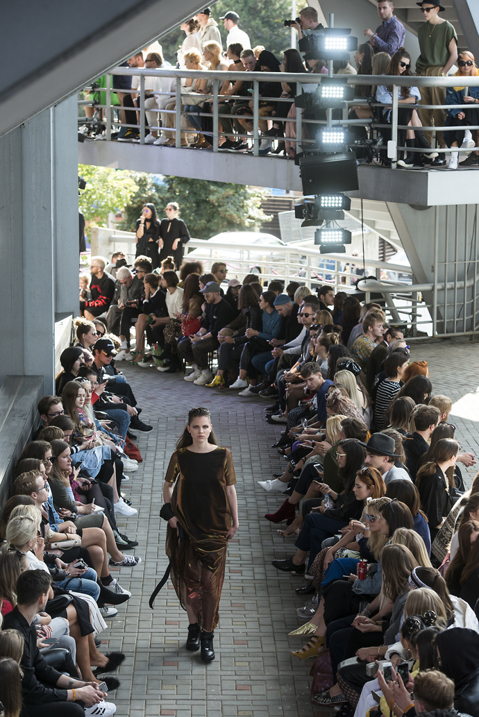 Podívejte se na módu z předešlého Mercedes-Benz Prague Fashion Week! Podívejte se na módu z předešlého Mercedes-Benz Prague Fashion Week!