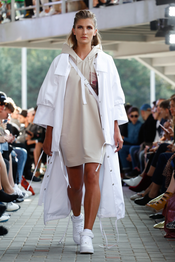 Podívejte se na módu z předešlého Mercedes-Benz Prague Fashion Week! Podívejte se na módu z předešlého Mercedes-Benz Prague Fashion Week!