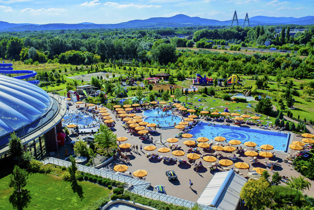 Resort06