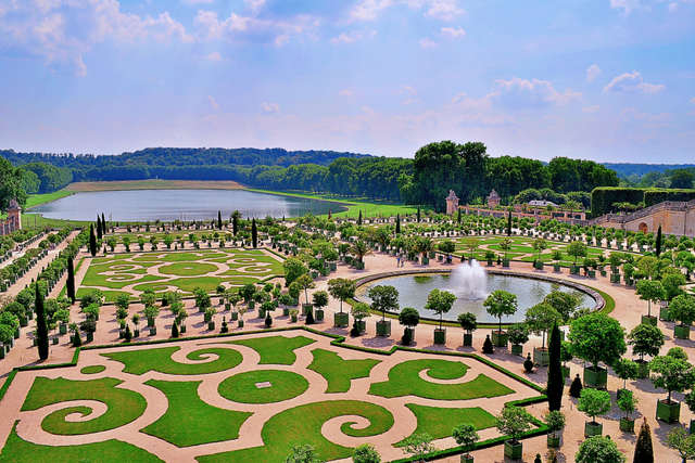 Versailles