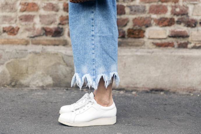STREET STYLE INSPIRACE: Jak nosit bílé tenisky STREET STYLE INSPIRACE: Jak nosit bílé tenisky