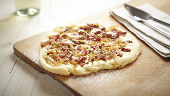 17. Ochutnejte tarte flambée, alsaskou specialitu podobnou pizze.

