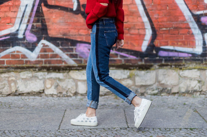 STREET STYLE INSPIRACE: Jak nosit bílé tenisky STREET STYLE INSPIRACE: Jak nosit bílé tenisky